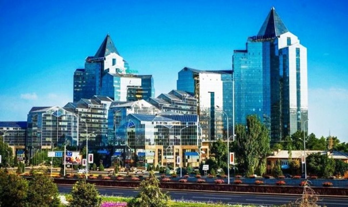 Алматы, комплекс Нурлы-Тау